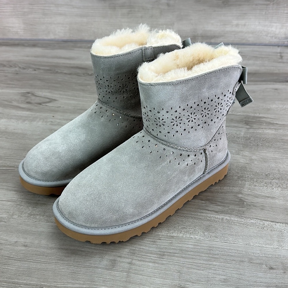 🍁 UGG 🍁 Women's Da Sunshine Perf
Drizzle Suede Boots - Picture 5 of 16